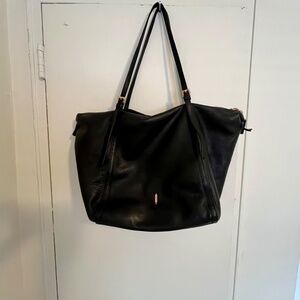 Thacker Reily Leather Tote Bag in black